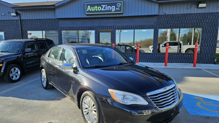 2011 CHRYSLER 200