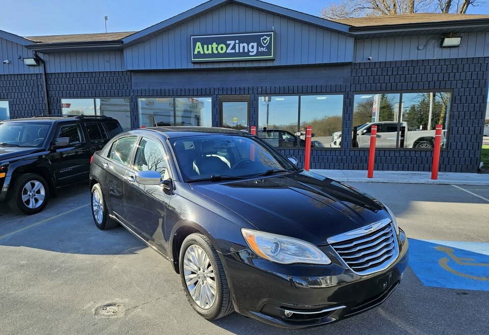 2011 CHRYSLER 200